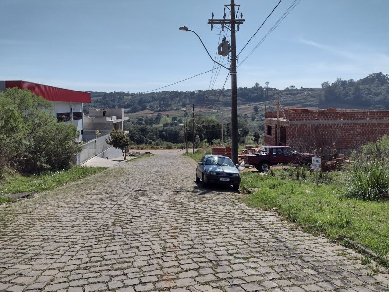 Terreno à venda Monte Bérico com 345m² e 1 quarto por R$ 190.000 - 1475666022-inbound6306138237149148705.jpg
