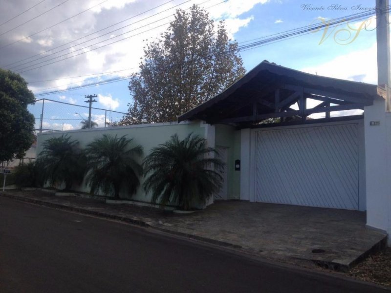 Casa à venda Parque Belvedere com 320m² e 4 quartos por R$ 1.150.000 - 1680735631-10.jpg