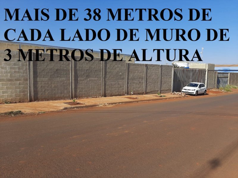 Terreno à venda Centro com 1500m² e 1 quarto por R$ 450.000 - 462360681-muro-de-fora.jpg
