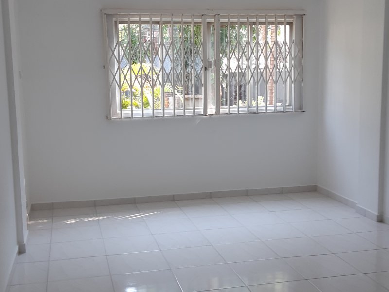 Apartamento para alugar Centro com 79m² e 3 quartos por R$ 1.400 - 400869659-20201005-094852.jpg