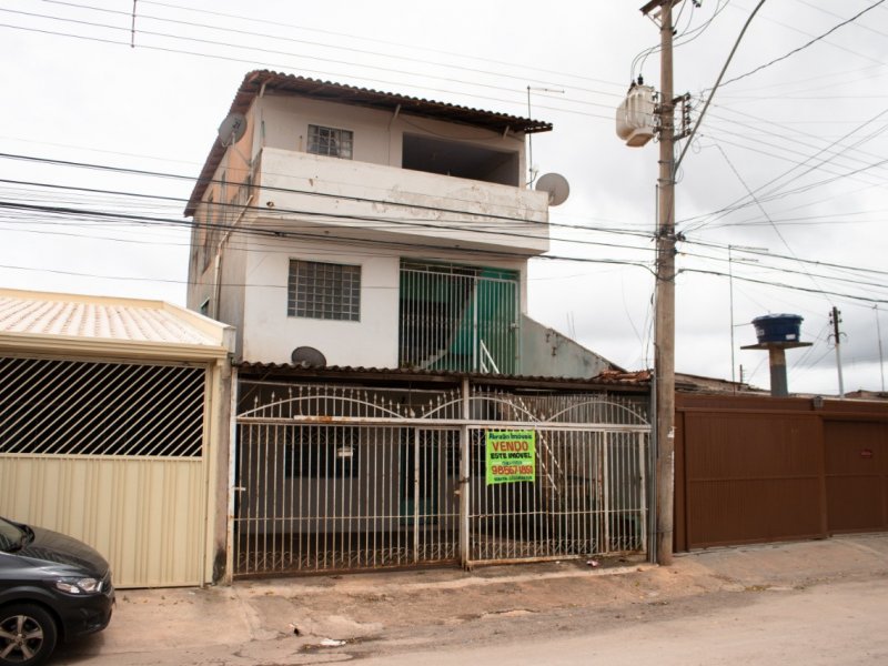 Casa à venda Centro com 148m² e 5 quartos por R$ 295.000 - 1128072897-casavendaemceilandia3.jpeg