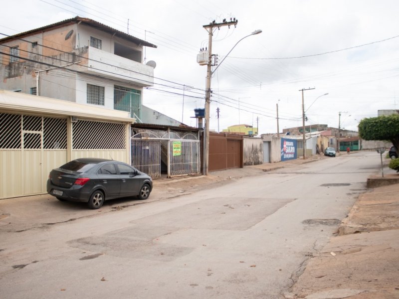 Casa à venda Centro com 148m² e 5 quartos por R$ 295.000 - 636749317-casavendaemceilandia17.jpeg