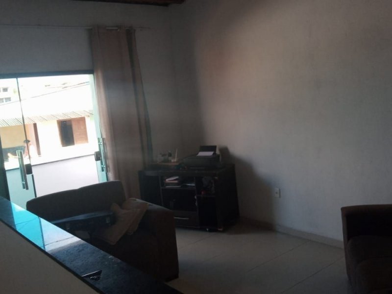 Casa à venda Centro com 104m² e 2 quartos por R$ 100.000 - 1915452994-2e3ea9b0-ab71-42bb-a795-fd83c59ff43b.jpg