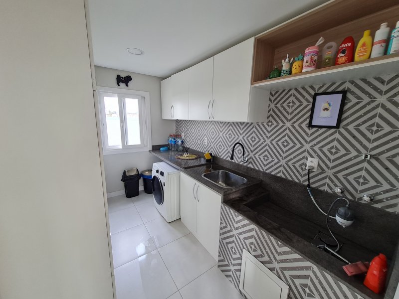 Casa de condomínio à venda Laranjal com 365m² e 4 quartos por R$ 1.790.000 - 132265673-lavanderia-3.jpg