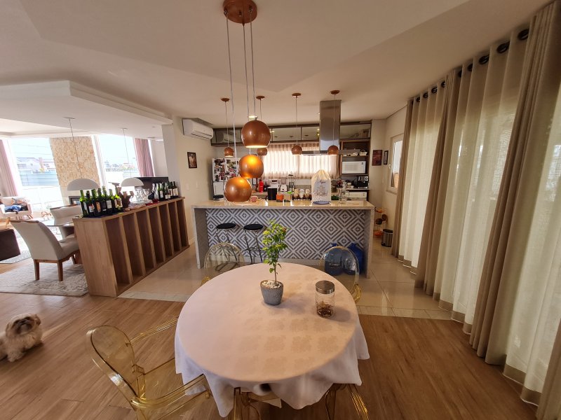 Casa de condomínio à venda Laranjal com 365m² e 4 quartos por R$ 1.790.000 - 1402959595-cozinha-3.jpg