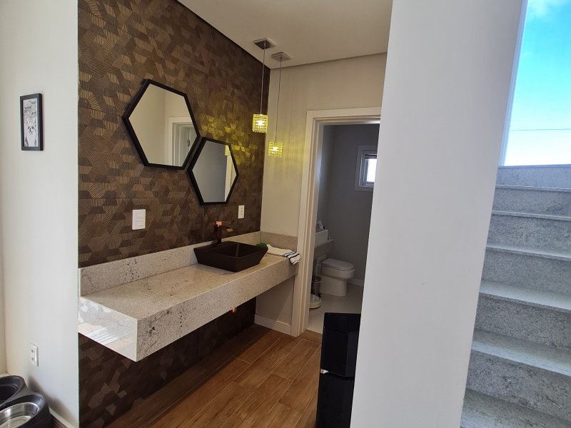 Casa de condomínio à venda Laranjal com 365m² e 4 quartos por R$ 1.790.000 - 1577779640-lavabo-apoio-cozinha-3.jpg