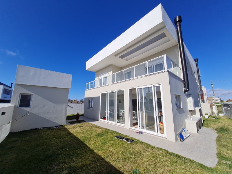Casa de condomínio à venda Laranjal com 365m² e 4 quartos por R$ 1.790.000 - 1800540047-fundos-3.jpg