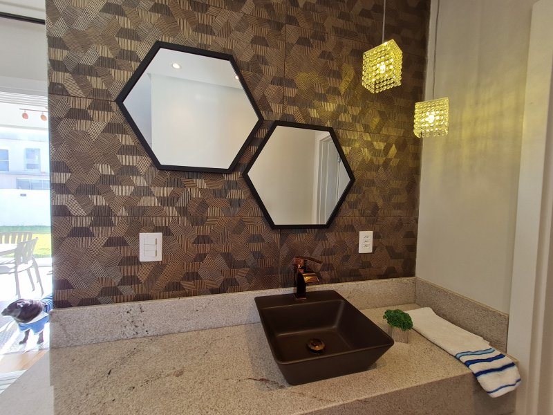 Casa de condomínio à venda Laranjal com 365m² e 4 quartos por R$ 1.790.000 - 1910662675-lavabo-apoio-cozinha-2.jpg