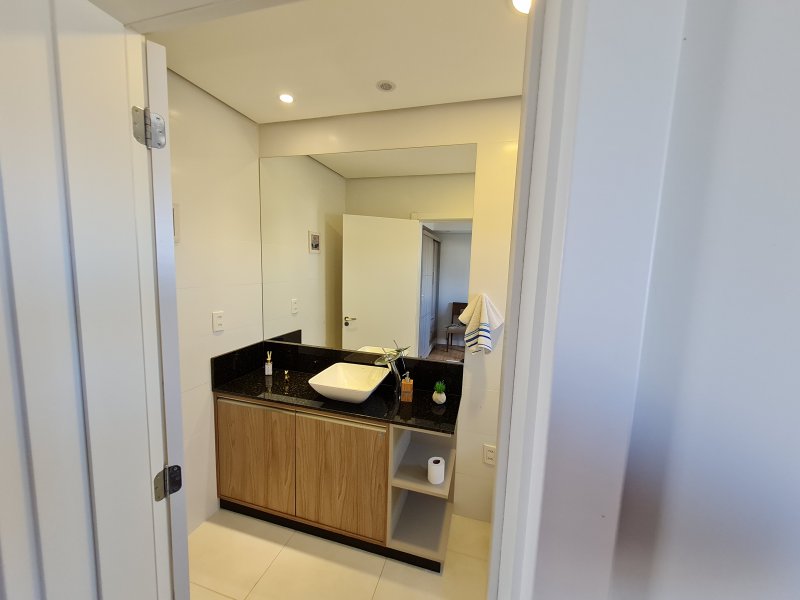 Casa de condomínio à venda Laranjal com 365m² e 4 quartos por R$ 1.790.000 - 364228158-banheiro-suite-terreo-2.jpg