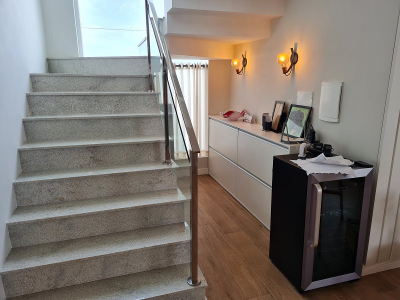 Casa de condomínio à venda Laranjal com 365m² e 4 quartos por R$ 1.790.000 - 619543365-escada-1.jpg