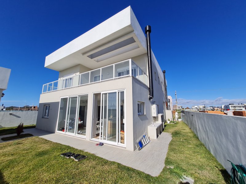 Casa de condomínio à venda Laranjal com 365m² e 4 quartos por R$ 1.790.000 - 681558039-fundos-4.jpg