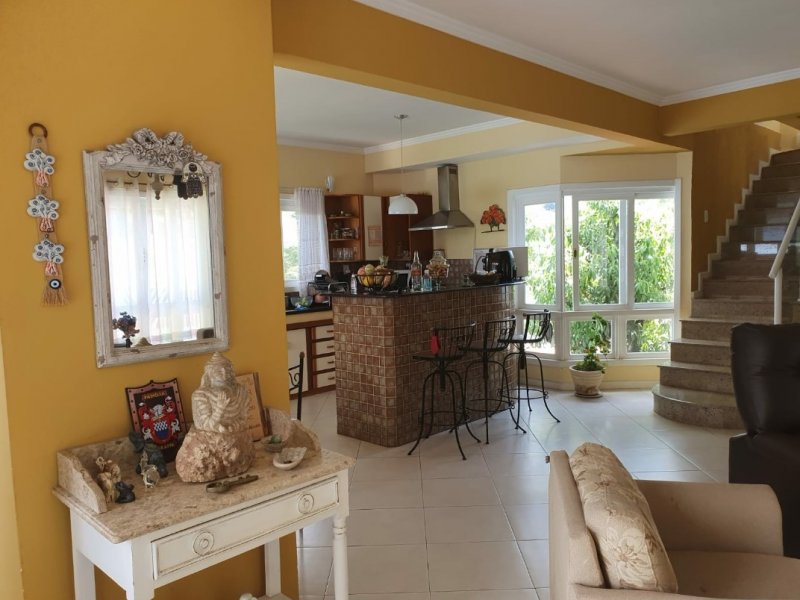 Casa à venda CENTRO com 200m² e 4 quartos por R$ 750.000 - 2135736723-casa-venda-sala-cozinha.jpg