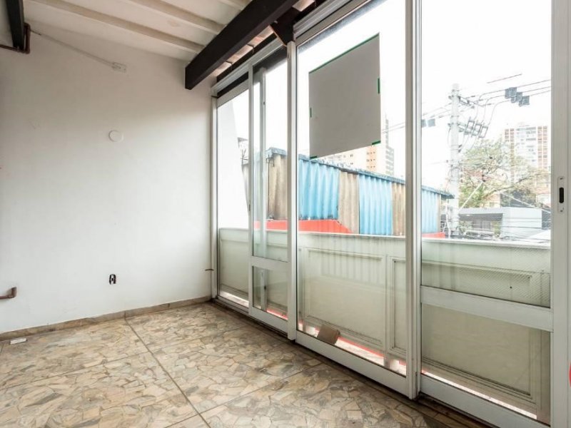 Comercial à venda Vila Mariana com 414m² e 1 quarto por R$ 4.220.000 - 1713558518-varanda-coberta-piso-superior-2.jpg
