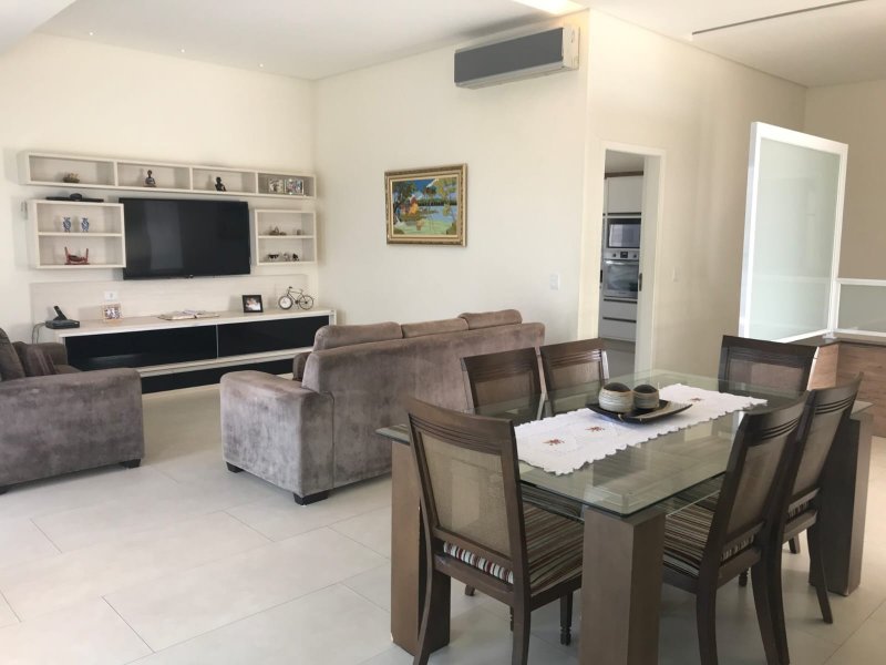 Casa de condomínio para alugar bairros Campos de Santo Antônio com 800m² e 4 quartos por R$ 12.000 - 2137481539-5d11e6dd-d9eb-443a-9c0f-58f30654544f.jpeg