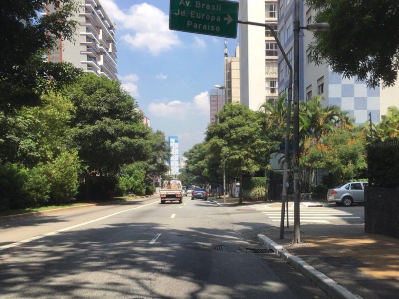 Apartamento à venda Jardim Paulista com 108m² e 2 quartos por R$ 1.390.000 - 2077132605-n5-externas-nove-de-julho-frente-a-sala.JPG