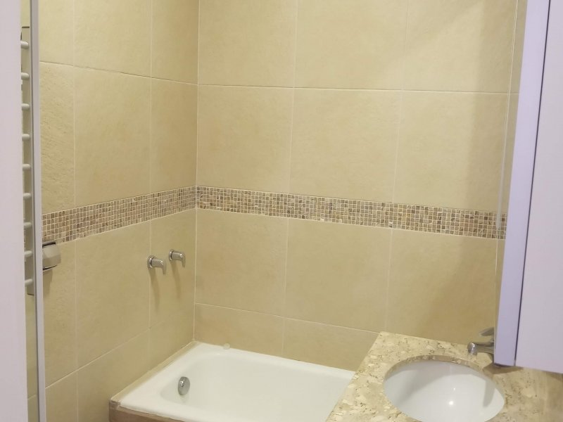 Apartamento à venda Copacabana com 60m² e 2 quartos por R$ 670.000 - 1009787816-banheiro.jpg