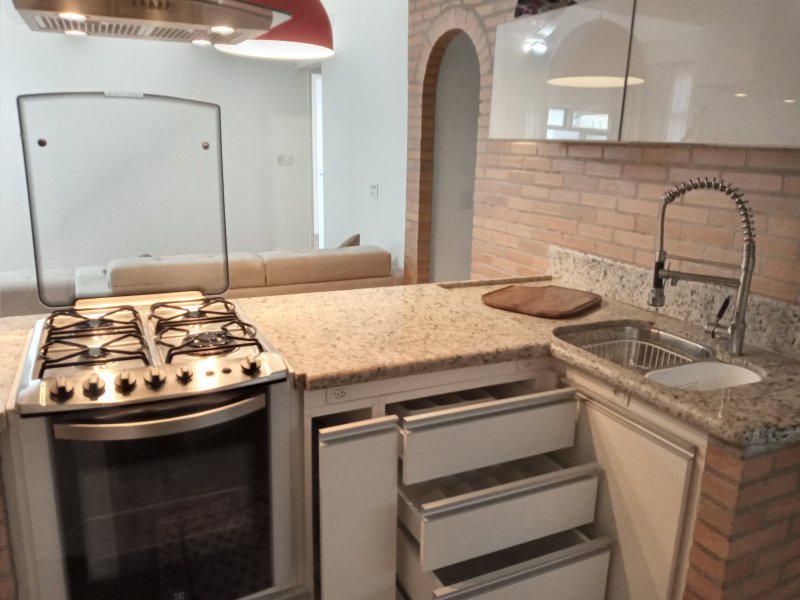 Apartamento à venda Copacabana com 60m² e 2 quartos por R$ 670.000 - 647943640-cozinha-sala-7.jpg