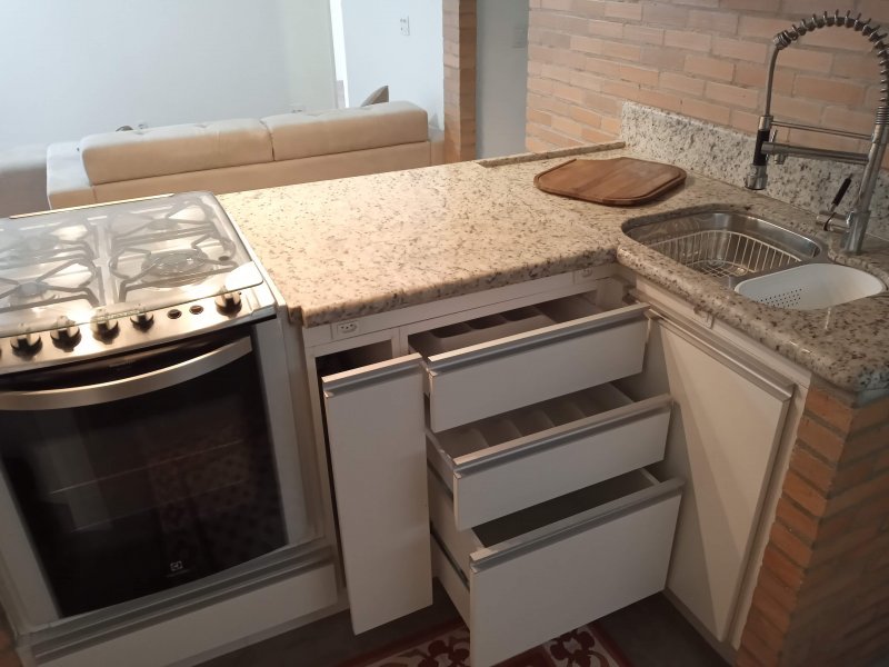 Apartamento à venda Copacabana com 60m² e 2 quartos por R$ 670.000 - 702787278-cozinha-sala-6.jpg