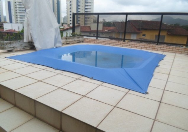 imóvel com 960m²
