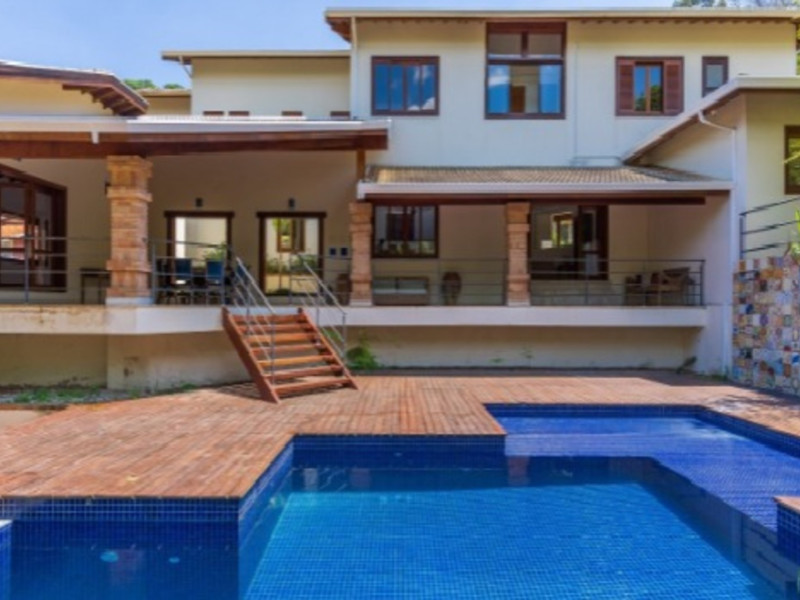 Casa de condomínio à venda Chácara Flora com 701m² e 6 quartos por R$ 2.960.000 - piscina-e-varanda.jpg