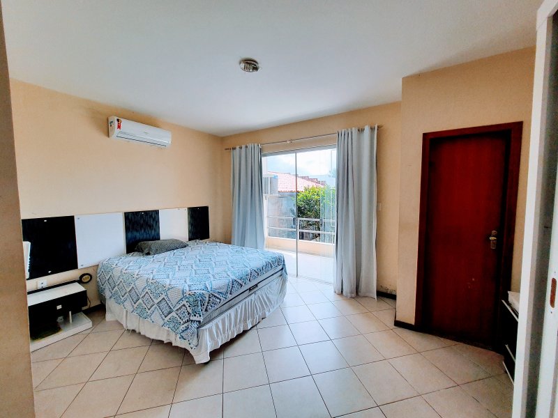 imóvel com 164m² - Parque Jockey Clube - Lauro de Freitas