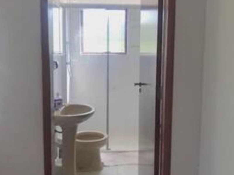 Apartamento à venda Massaguaçu com 64m² e 2 quartos por R$ 250.000 - 1741298987-wc.jpg