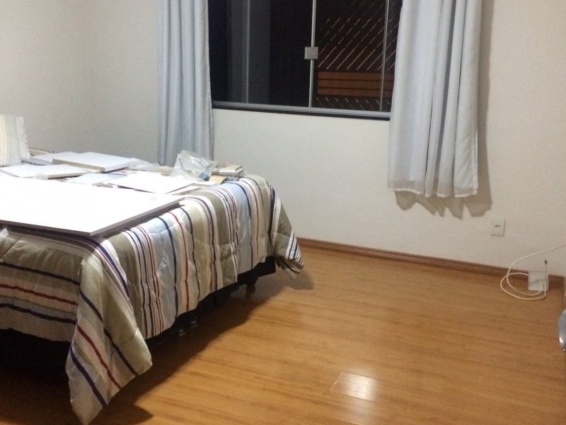 Casa à venda Valparaizo I com 250m² e 5 quartos por R$ 780.000 - 2020400810-cdce8679-ab11-4516-bae6-f7d0af8fccd4.jpeg