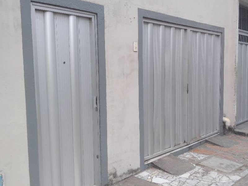Casa à venda Parangaba com 75m² e 2 quartos por R$ 90.000 - 883774244-2728091a-3b90-4be3-90e9-57bdece0a638.jpg