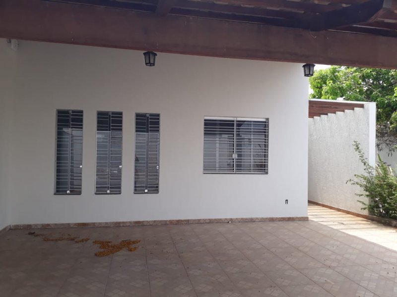 Casa à venda Parque Andiara com 156m² e 3 quartos por R$ 650.000 - 1171234702-da-garagem-para-a-frente-da-casa.jpeg