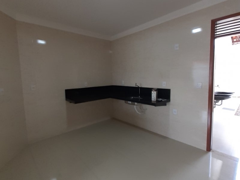 Casa à venda Emaús com 13169m² e 3 quartos por R$ 300.000 - 1671144799-20210718-153920.jpg