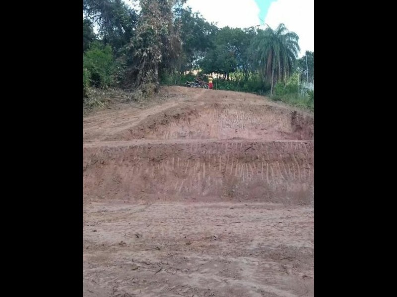 Terreno à venda Centro com 3500m² e 1 quarto por R$ 100.000 - 1693691873-lote-03.jpg