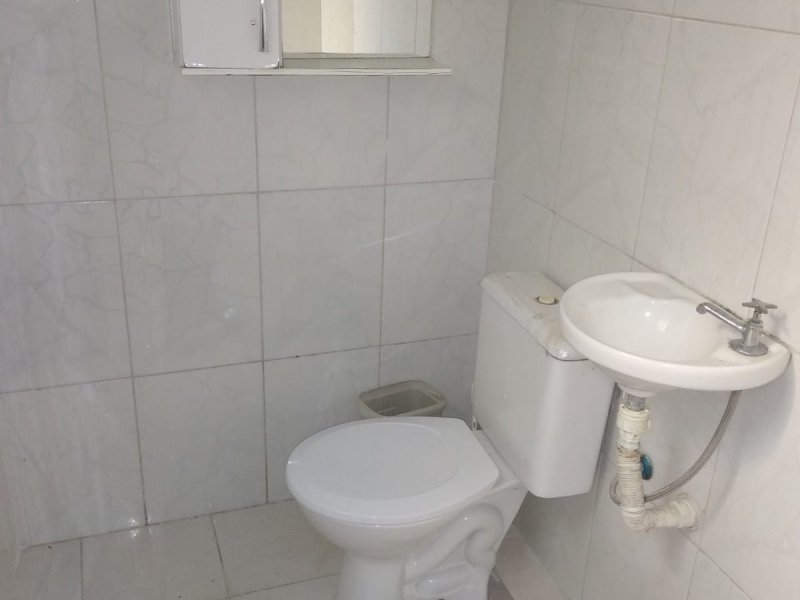 Casa para alugar Vila Bertioga com 15m² e 4 quartos por R$ 950 - 453630836-whatsapp-image-2021-11-15-at-08.jpeg