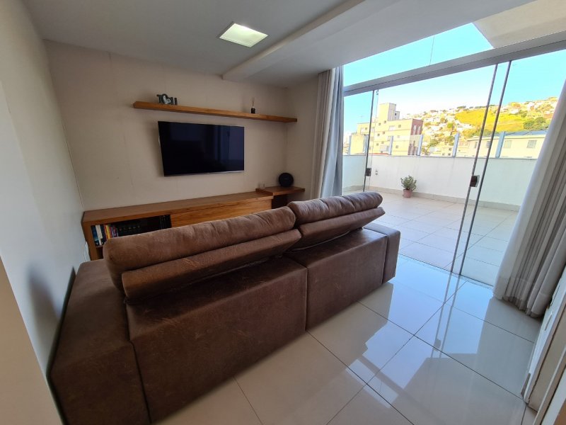 Cobertura à venda Santa Efigênia com 160m² e 3 quartos por R$ 790.000 - 652842945-0802269f-c9c4-46e0-8c44-977840deb657.jpeg