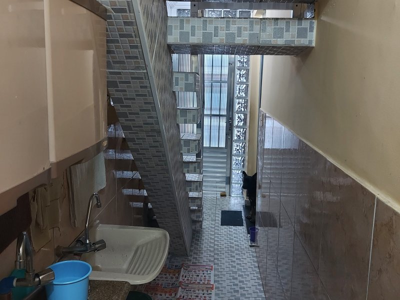 Casa à venda IAPI com 240m² e 3 quartos por R$ 440.000 - 1183779024-10-corredor-terreo-1.jpg