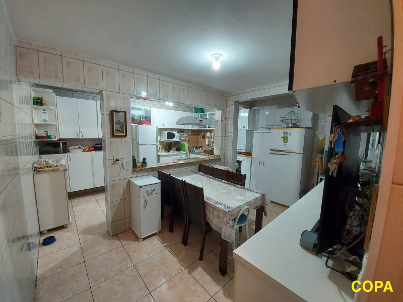 Casa à venda IAPI com 240m² e 3 quartos por R$ 440.000 - 2131525554-05-copa-1.jpg