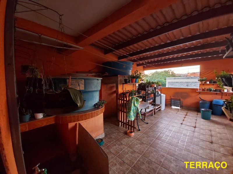 Casa à venda IAPI com 240m² e 3 quartos por R$ 440.000 - 484391108-43-terraco-2.jpg