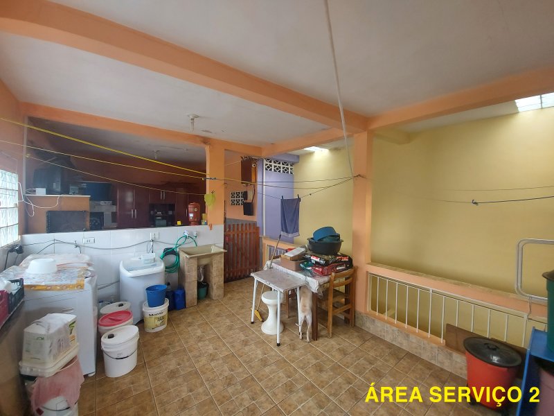 Casa à venda IAPI com 240m² e 3 quartos por R$ 440.000 - 934034021-40-area-servico-dois-2.jpg