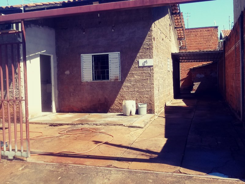 Casa à venda Jardim Arroyo com 110m² e 2 quartos por R$ 150.000 - 225613246-1.jpg