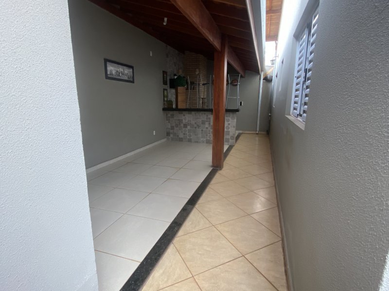 Casa à venda Jardim Consteca com 250m² e 3 quartos por R$ 520.000 - 1938053255-9e6d101c-9327-4335-96c1-736ea3532496.jpeg