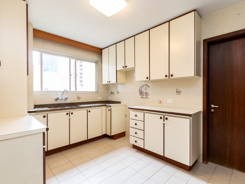 Apartamento à venda Batel com 197m² e 4 quartos por R$ 969.000 - 2122775273-img-9538.jpg