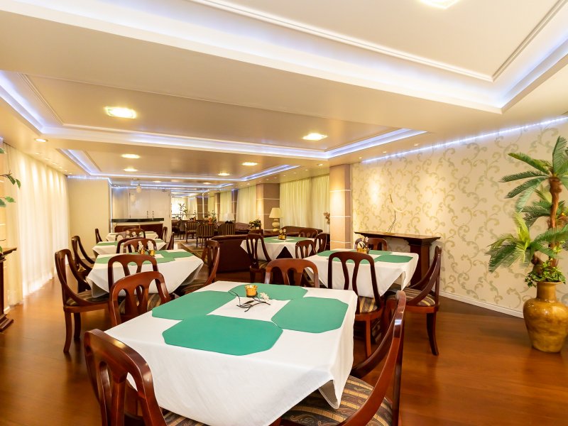 Apartamento à venda Batel com 197m² e 4 quartos por R$ 969.000 - 581073438-img-9572.jpg