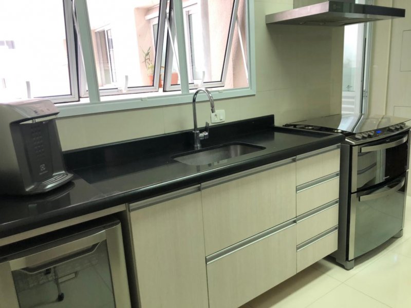 Apartamento à venda Centro com 123m² e 3 quartos por R$ 960.000 - 2060088559-cozinha.jpeg