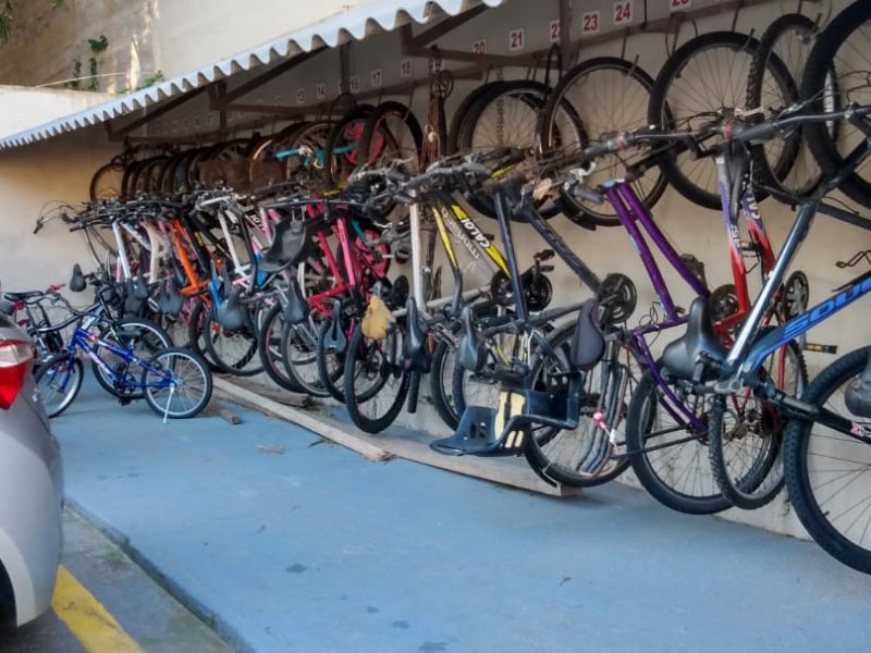 Apartamento à venda Coqueiros com 67m² e 2 quartos por R$ 450.000 - 1670205118-bicicletario-02.jpeg