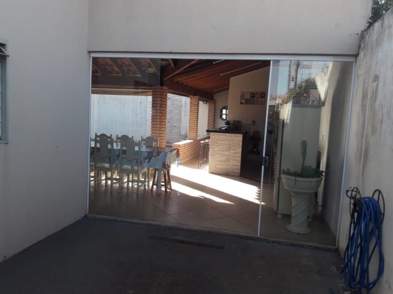 Casa à venda Jardim Mugnaini com 220m² e 3 quartos por R$ 450.000 - 803136267-b935dcef-a129-44c3-8867-8f6231b30cb4.jpg