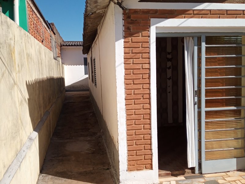 Casa à venda Conjunto Residencial Victor D'Andrea com 205m² e 4 quartos por R$ 230.000 - 666671784-img-20210713-112818-529.jpg