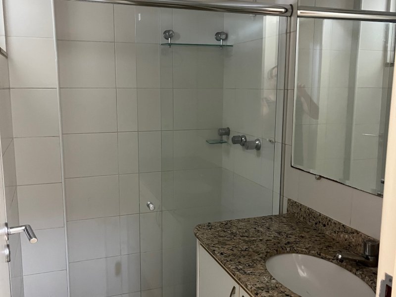 Apartamento à venda Parque Turf Club com 90m² e 2 quartos por R$ 309.999 - 1390349010-bamheiro-suite.jpg