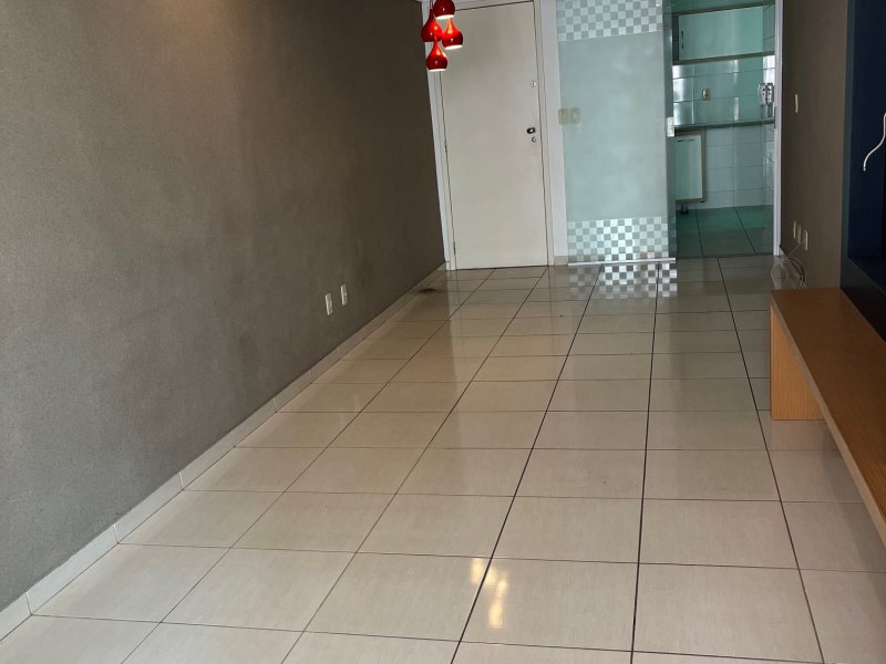 Apartamento à venda Parque Turf Club com 90m² e 2 quartos por R$ 309.999 - 324167229-sala.jpg