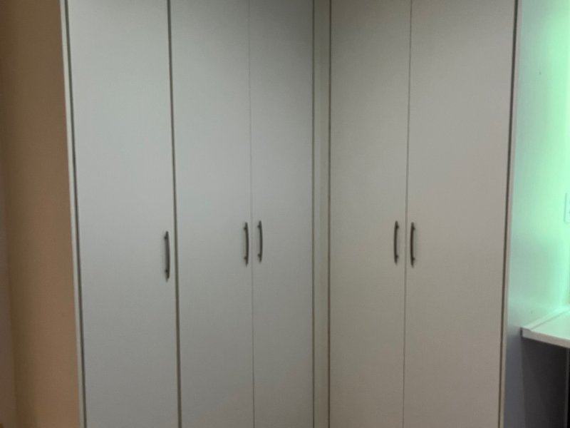 Apartamento à venda Parque Turf Club com 90m² e 2 quartos por R$ 309.999 - 753100032-armario-quarto.jpg