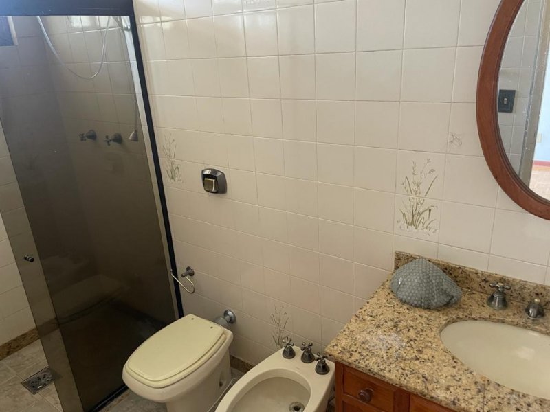 Casa à venda Centro com 220m² e 5 quartos por R$ 1.100.000 - 114567550-banheiro-suite.jpeg