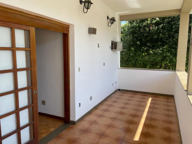 Casa à venda Centro com 220m² e 5 quartos por R$ 1.100.000 - 171276-varanda-fundos-acesso-suite.jpeg